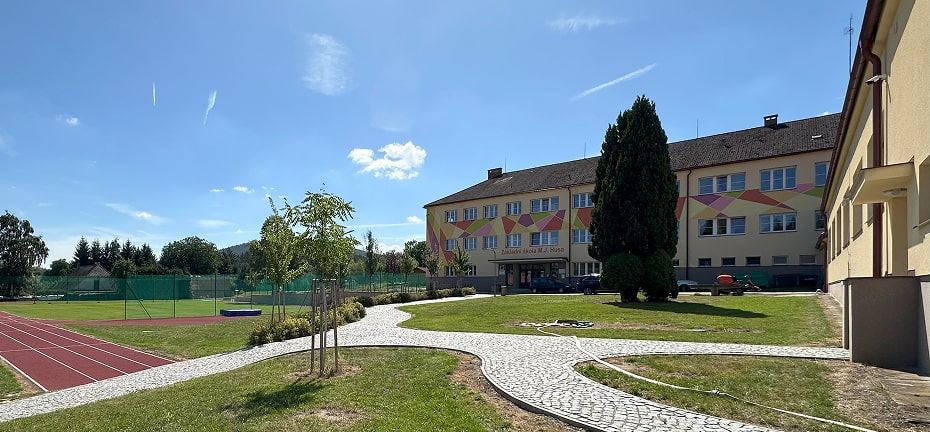 Základní škola Mistra Jana Husa a Mateřská škola Husinec